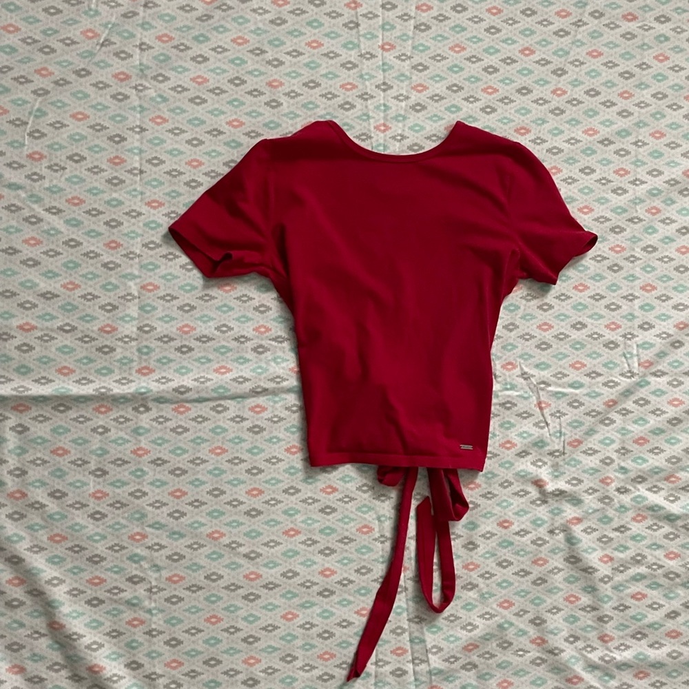 Red Tie-back Hollister Tee!